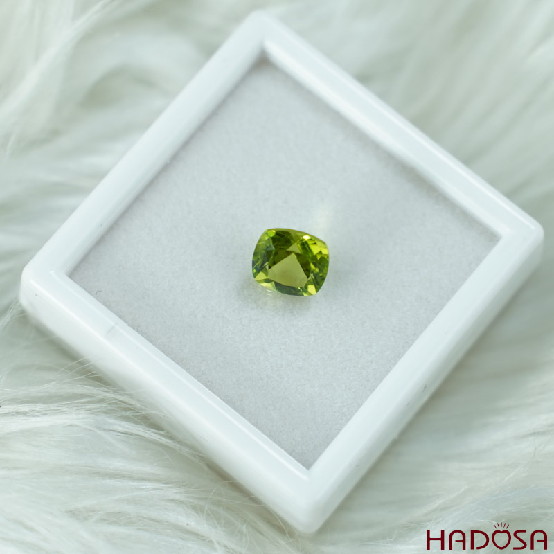 Mặt đá Peridot vuông Cus 8mm 5A