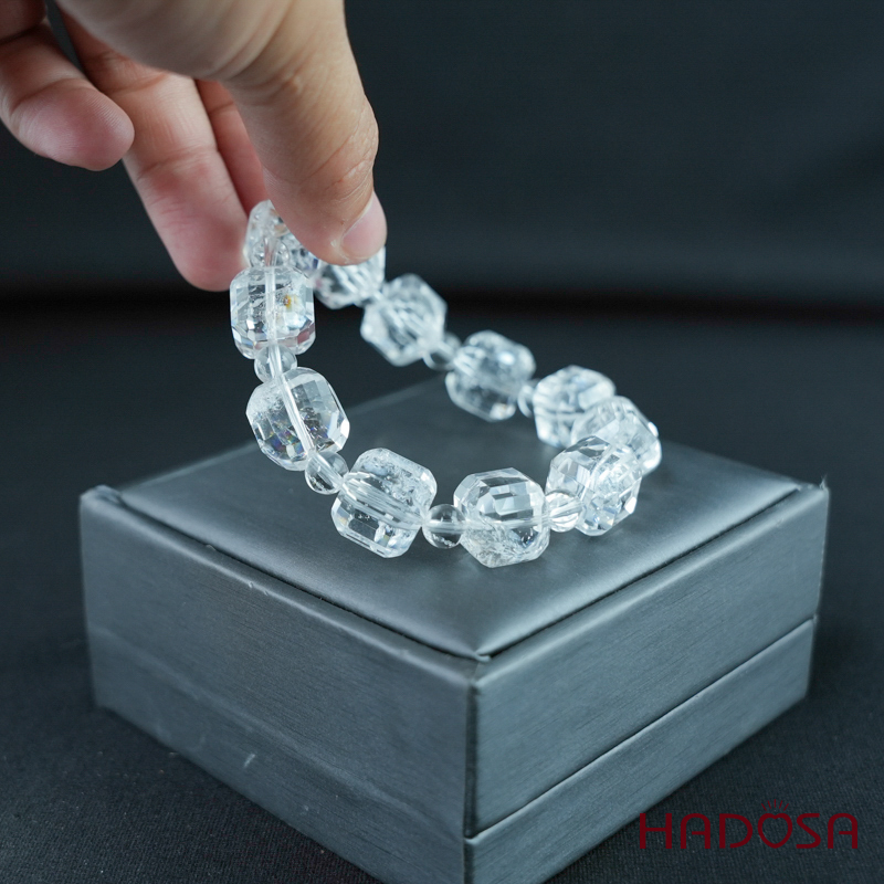 Vòng tay Thạch anh trắng hạt vuông 12mm