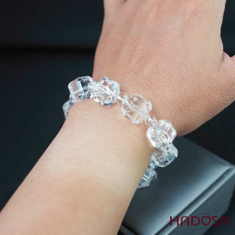 Vòng tay Thạch anh trắng hạt vuông 12mm