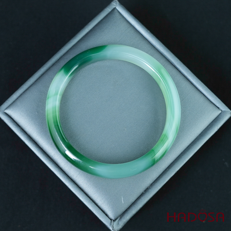 Vòng kiềng mã não xanh ni 56