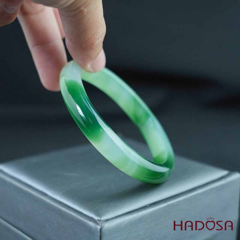 Vòng kiềng mã não xanh ni 56