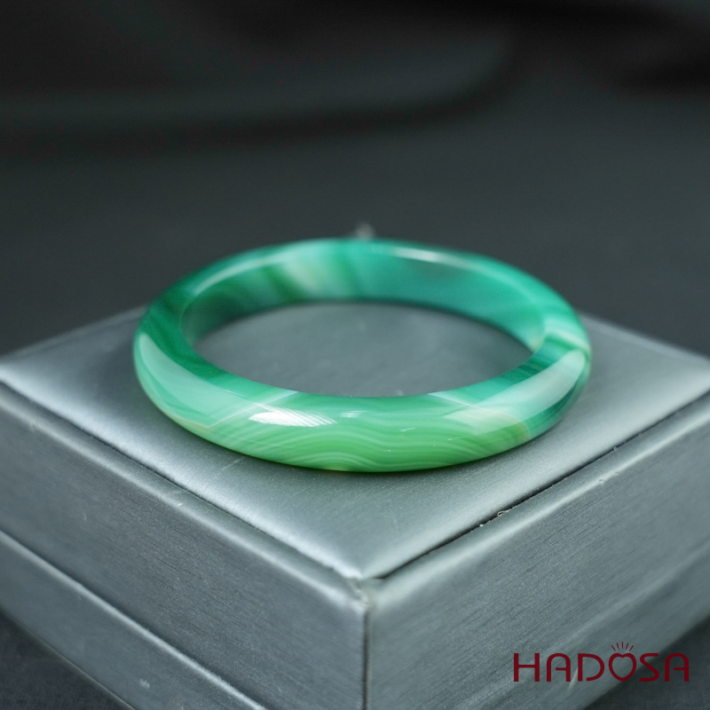 Vòng kiềng mã não xanh ni 54