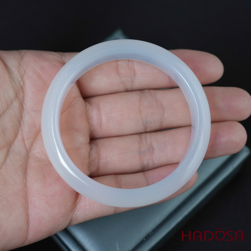 Vòng kiềng mã não trắng ngọc bản hẹ ni 52