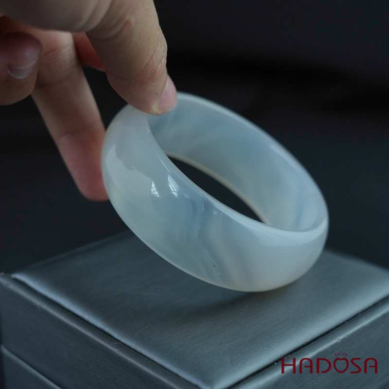 Vòng mã não trắng Ni 55