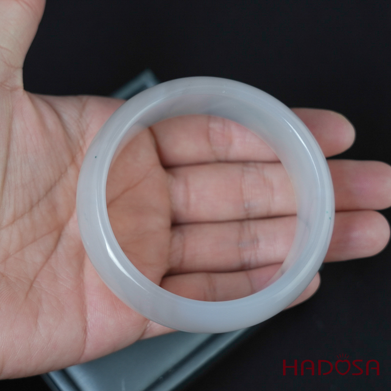 Vòng mã não trắng Ni 55