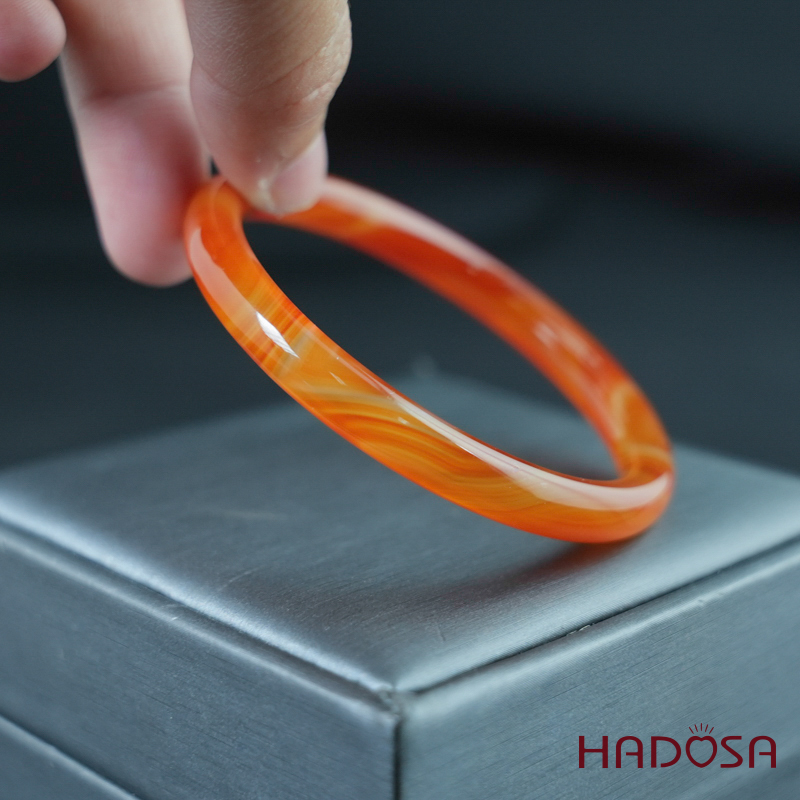 Vòng kiềng mã não đỏ cam bản tròn ni 55