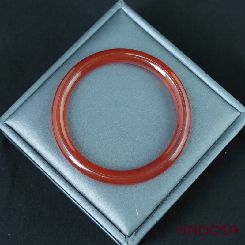 Vòng kiềng mã não đỏ bản tròn ni 54