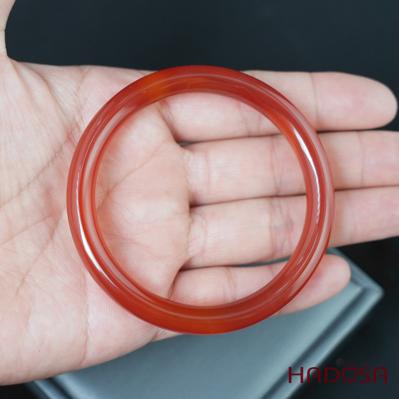 Vòng kiềng mã não đỏ bản tròn ni 54