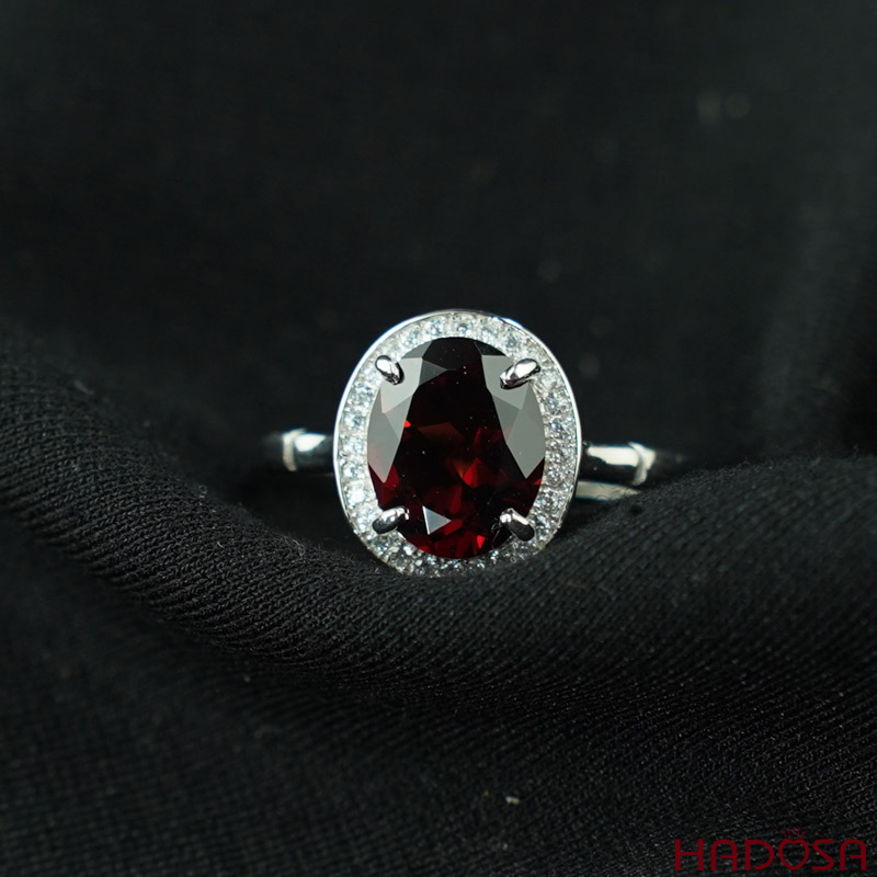 Nhẫn bạc đính đá Garnet 8*10mm