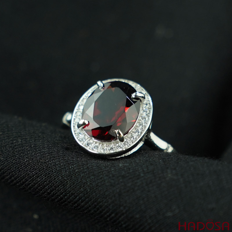 Nhẫn bạc đính đá Garnet 8*10mm