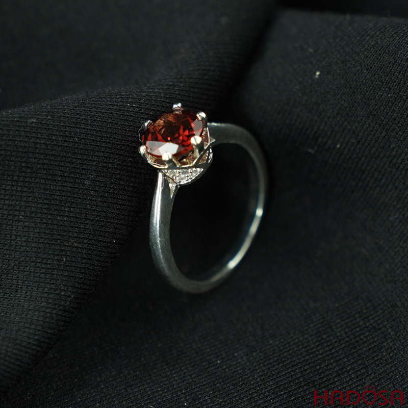 Nhẫn bạc đính đá Garnet 7mm size 11