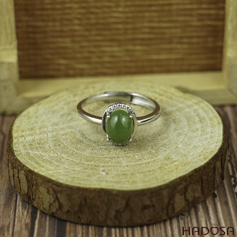 Nhẫn Ngọc Bích Canada 7*9mm