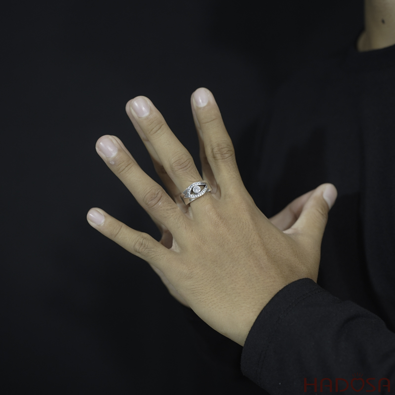 Nhẫn Con mắt thần Horus bạc Thái