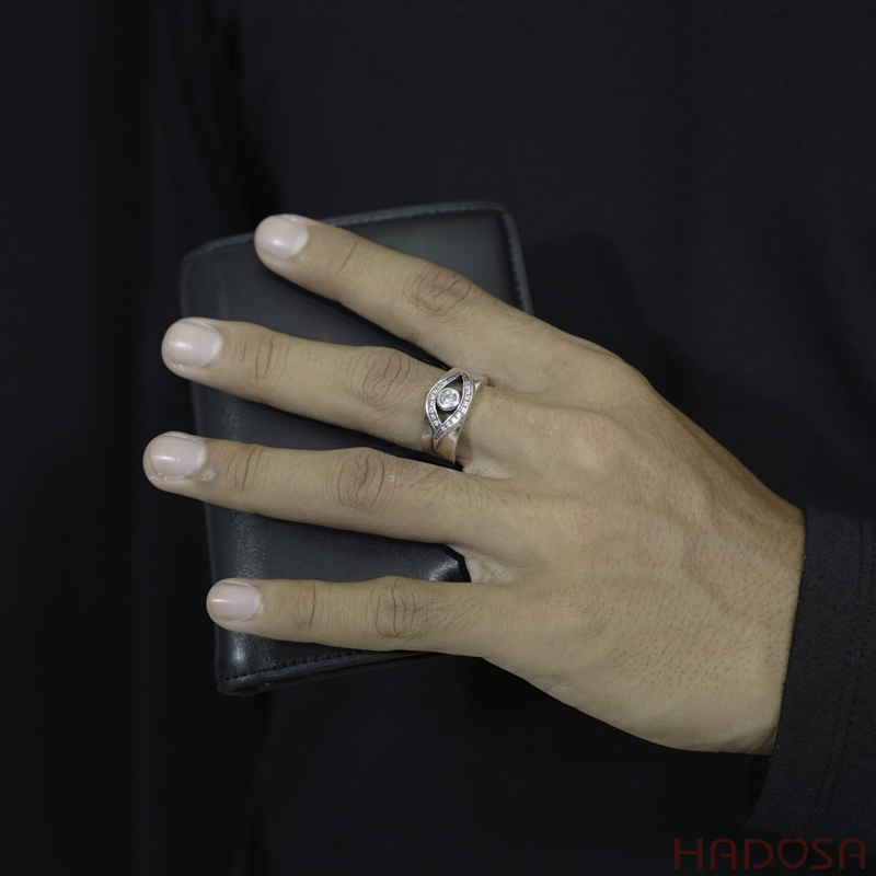 Nhẫn Con mắt thần Horus bạc Thái