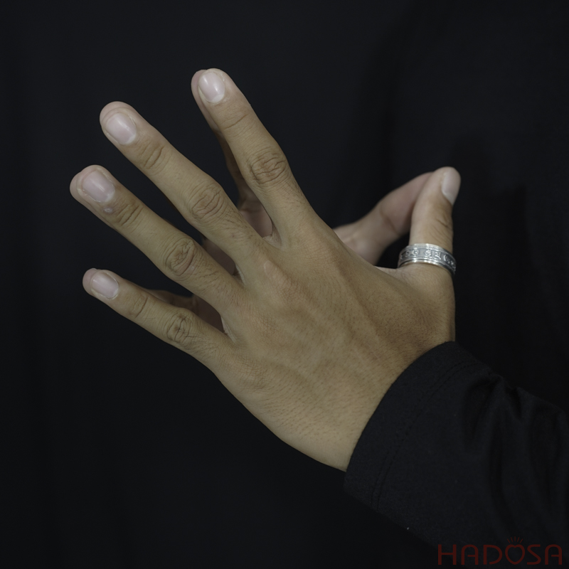 Nhẫn bạc Thái Om mani Padme hum xoay