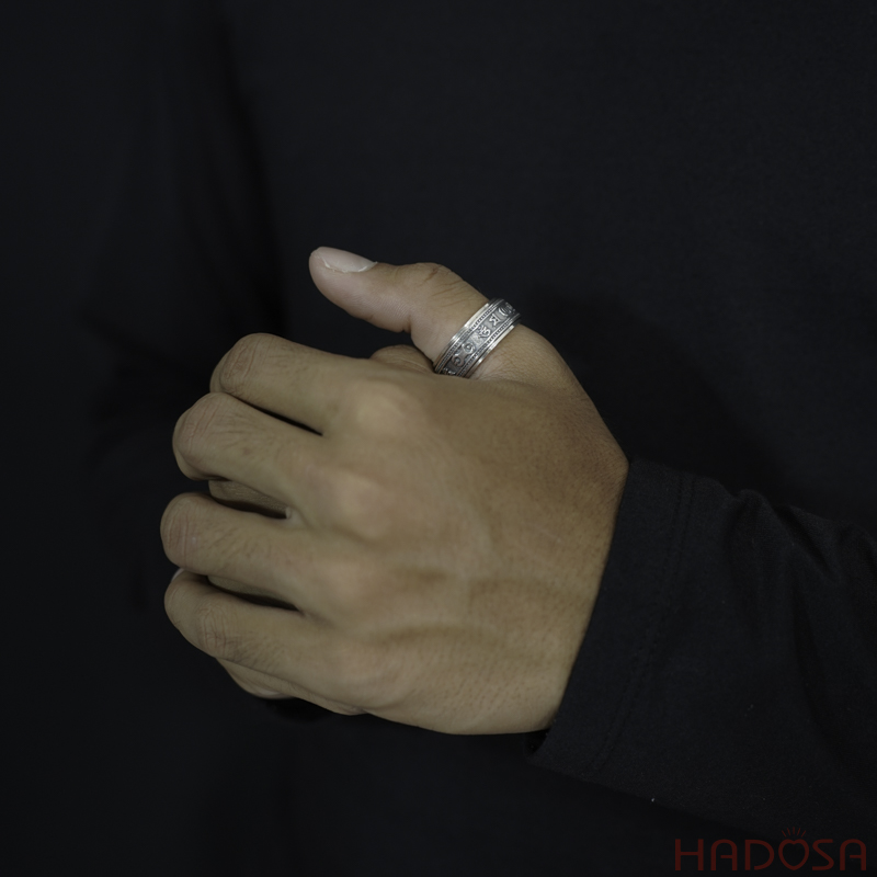 Nhẫn bạc Thái Om mani Padme hum xoay