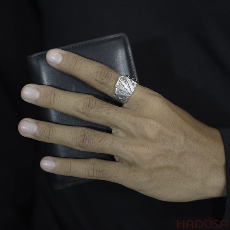 Nhẫn bạc Thái sảnh bài