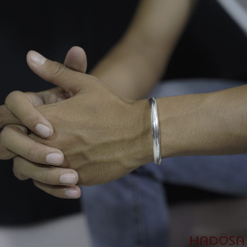 Vòng tay kiềng bạc trơn