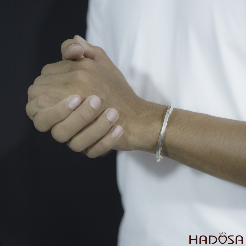 Vòng kiềng bạc Thái