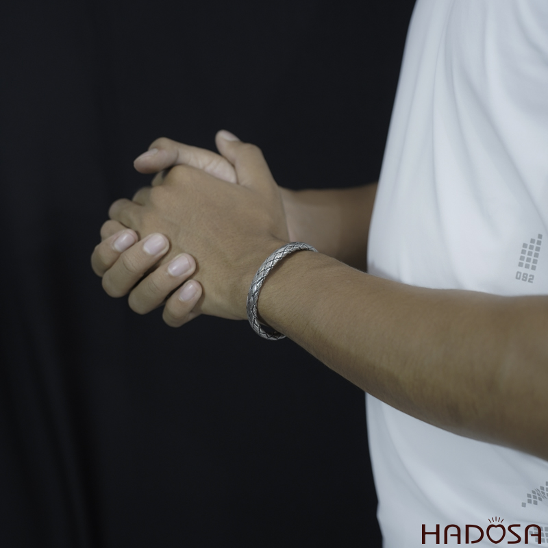 Vòng tay kiềng bạc