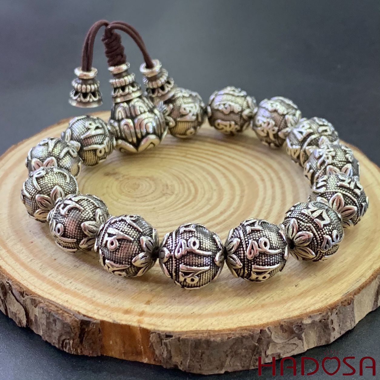 Vòng hạt bạc Thái Om Mani Padme Hum