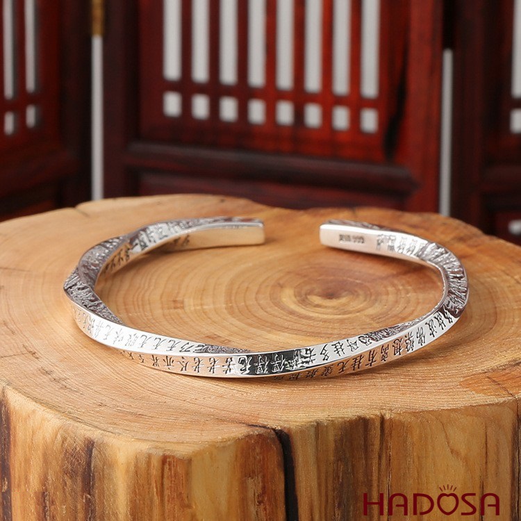 Vòng kiềng bạc Thái