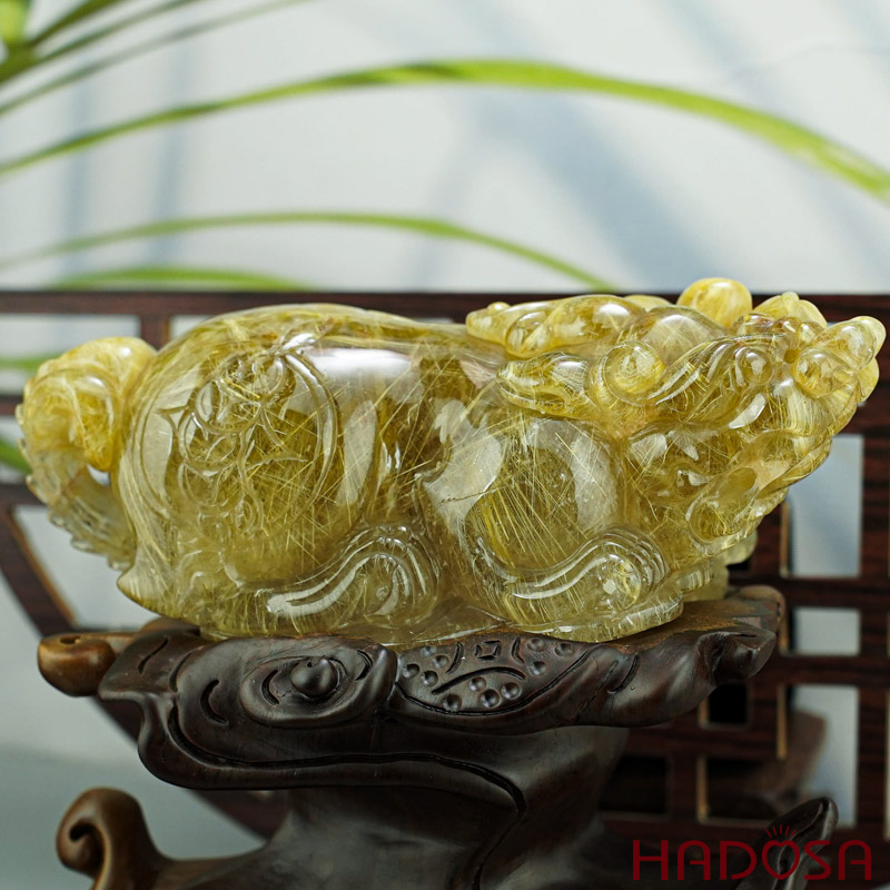 Tỳ hưu thạch anh tóc vàng 0.89kg, 15×0.85cm