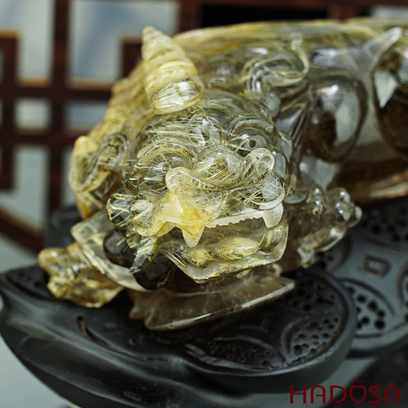 Tỳ hưu thạch anh tóc vàng 0.78kg, 13x7.5cm