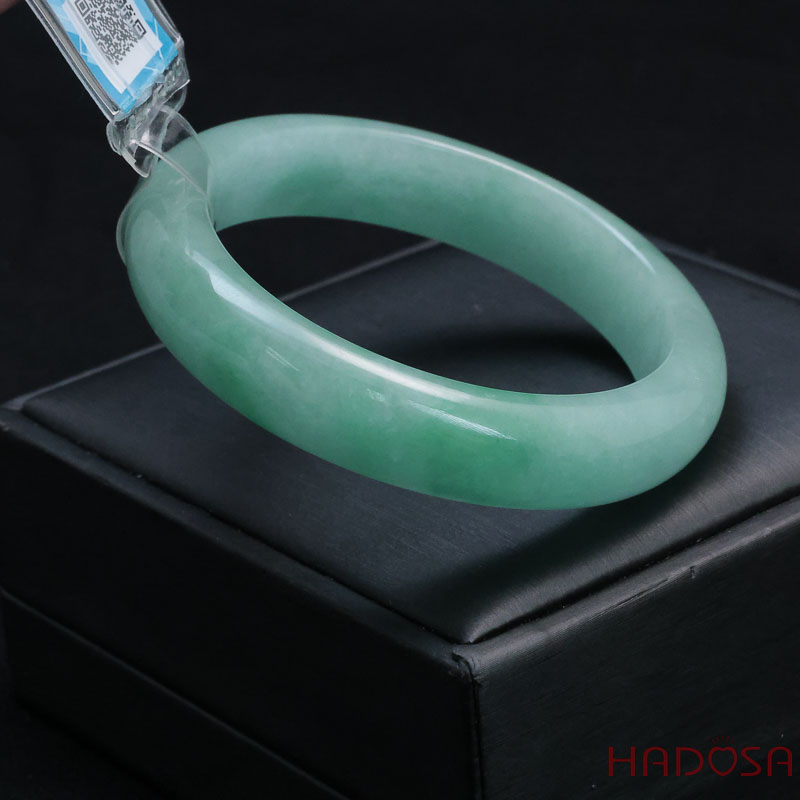 Vòng kiềng Ngọc Cẩm Thạch bản lá hẹ xanh trong ni 53