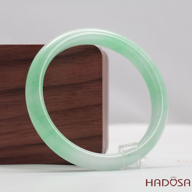 Ngọc cẩm thạch xanh vân lý ni 52