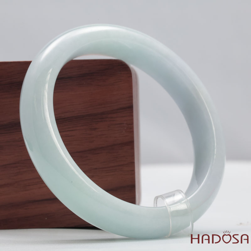 Vòng Ngọc Cẩm Thạch Xanh Lý Trong Vân Lý Ni 56