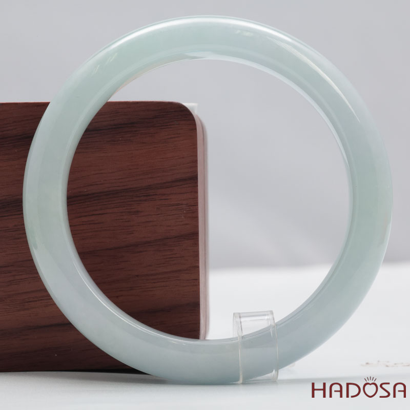 Vòng Ngọc Cẩm Thạch Xanh Lý Trong Vân Lý Ni 56