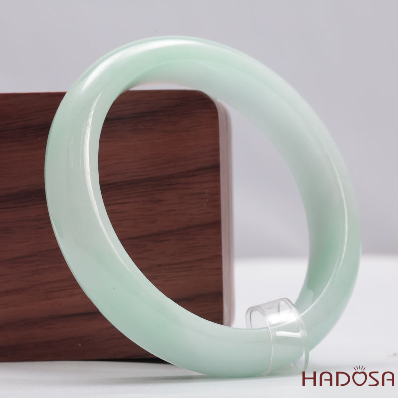 Vòng Ngọc Cẩm Thạch Xanh Lý Trong Vân Lý Ni 55