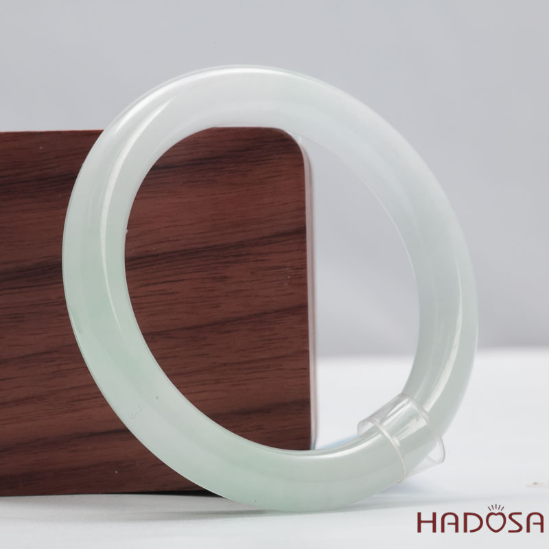 Vòng Tay Ngọc Cẩm Thạch Tròn Xanh Trong Vân Lý Ni 51