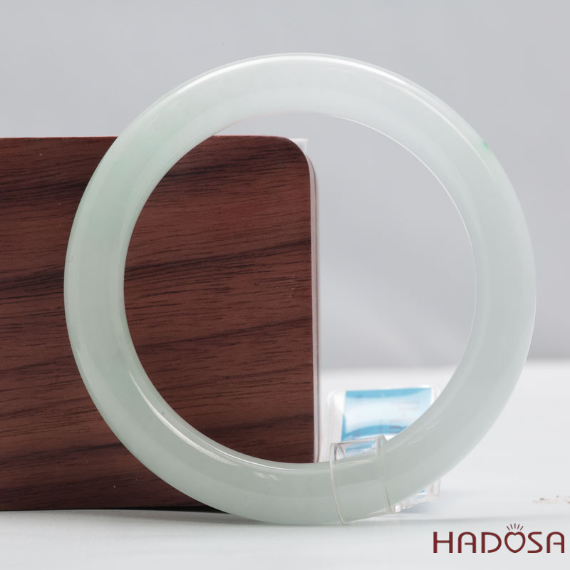 Vòng Tay Ngọc Cẩm Thạch Tròn Xanh Trong Vân Lý Ni 51