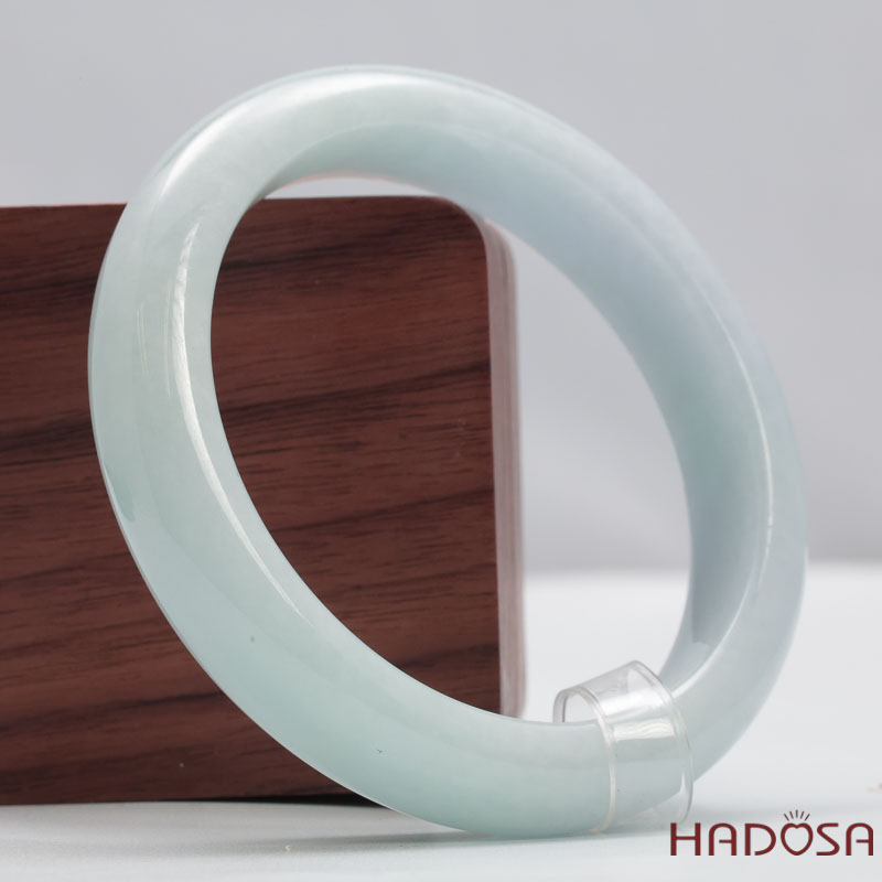 Vòng Tay Ngọc Cẩm Thạch Xanh Lý Trong Vân Lý Ni 56