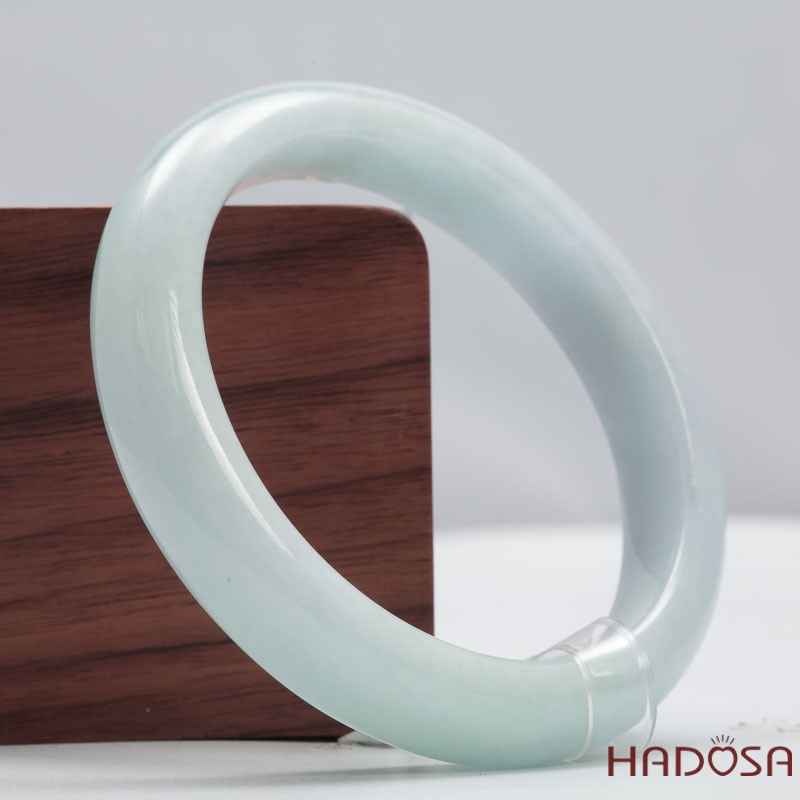 Vòng Tay Ngọc Cẩm Thạch Xanh  LýTrong Vân Lý Ni 58