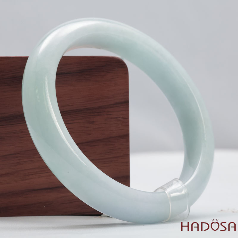 Vòng Tay Ngọc Cẩm Thạch Xanh  LýTrong Vân Lý Ni 58