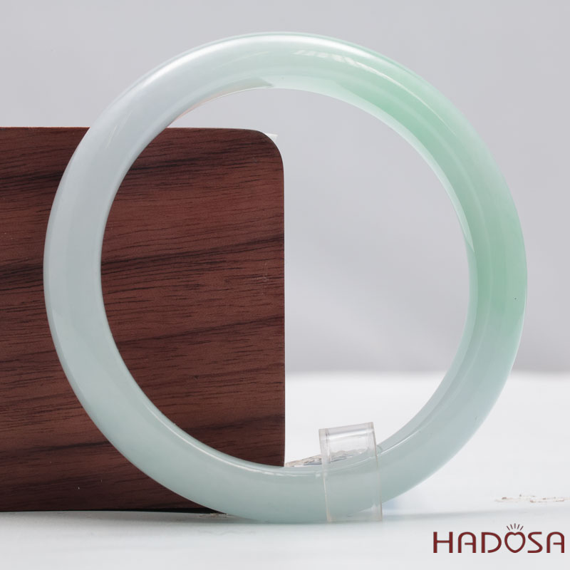 Vòng Ngọc Cẩm Thạch Xanh Lý Trong Vân Lý Ni 54