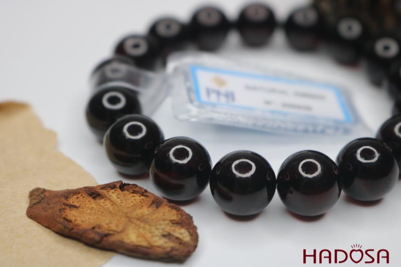 Vòng Hổ Phách Baltic Huyết đen 12mm