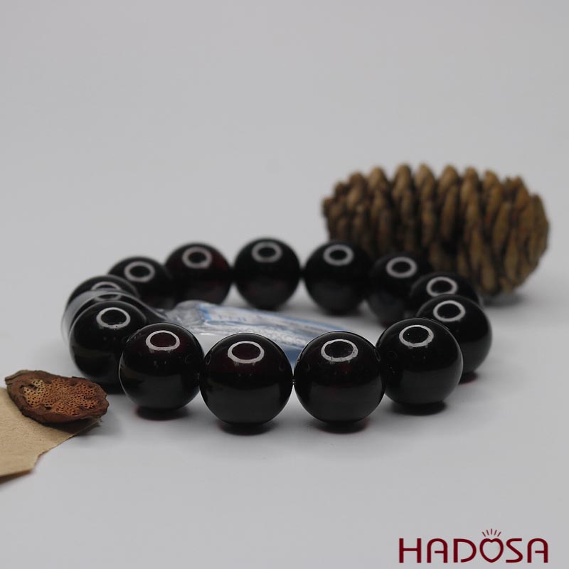 Vòng Hổ Phách Baltic Huyết đen 18mm