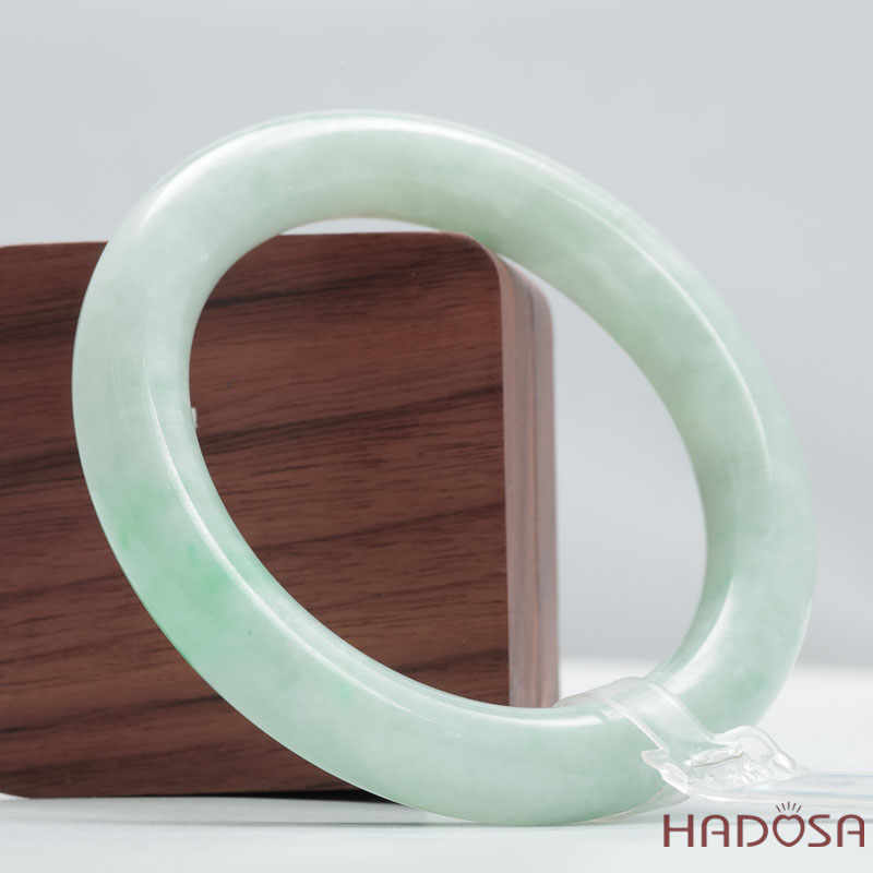 Vòng Cẩm Thạch Type A Điểm Xanh Lí Tròn Ni 56