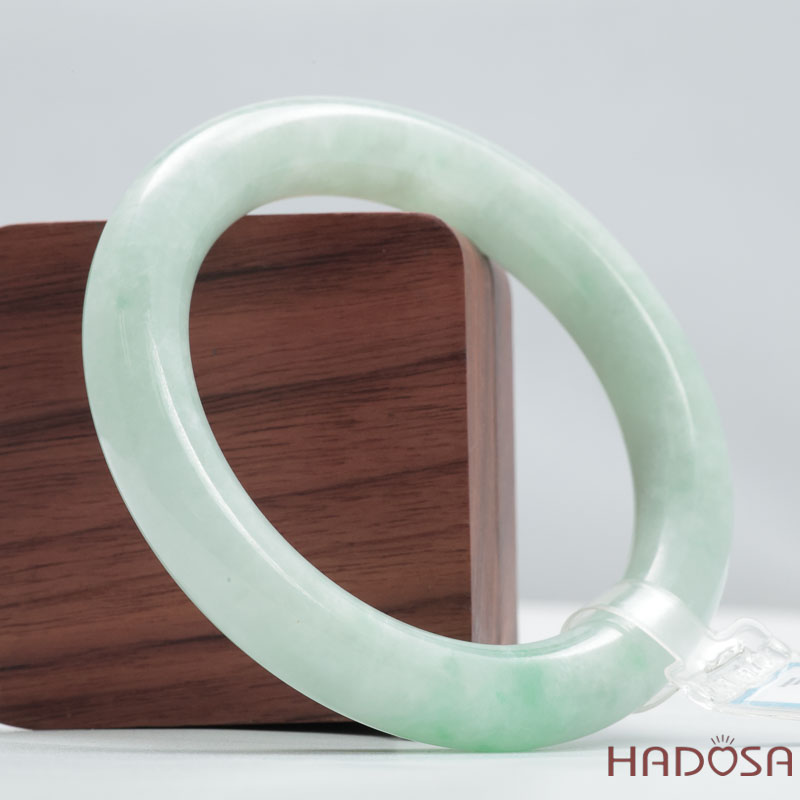 Vòng Cẩm Thạch Type A Điểm Xanh Lí Tròn Ni 56