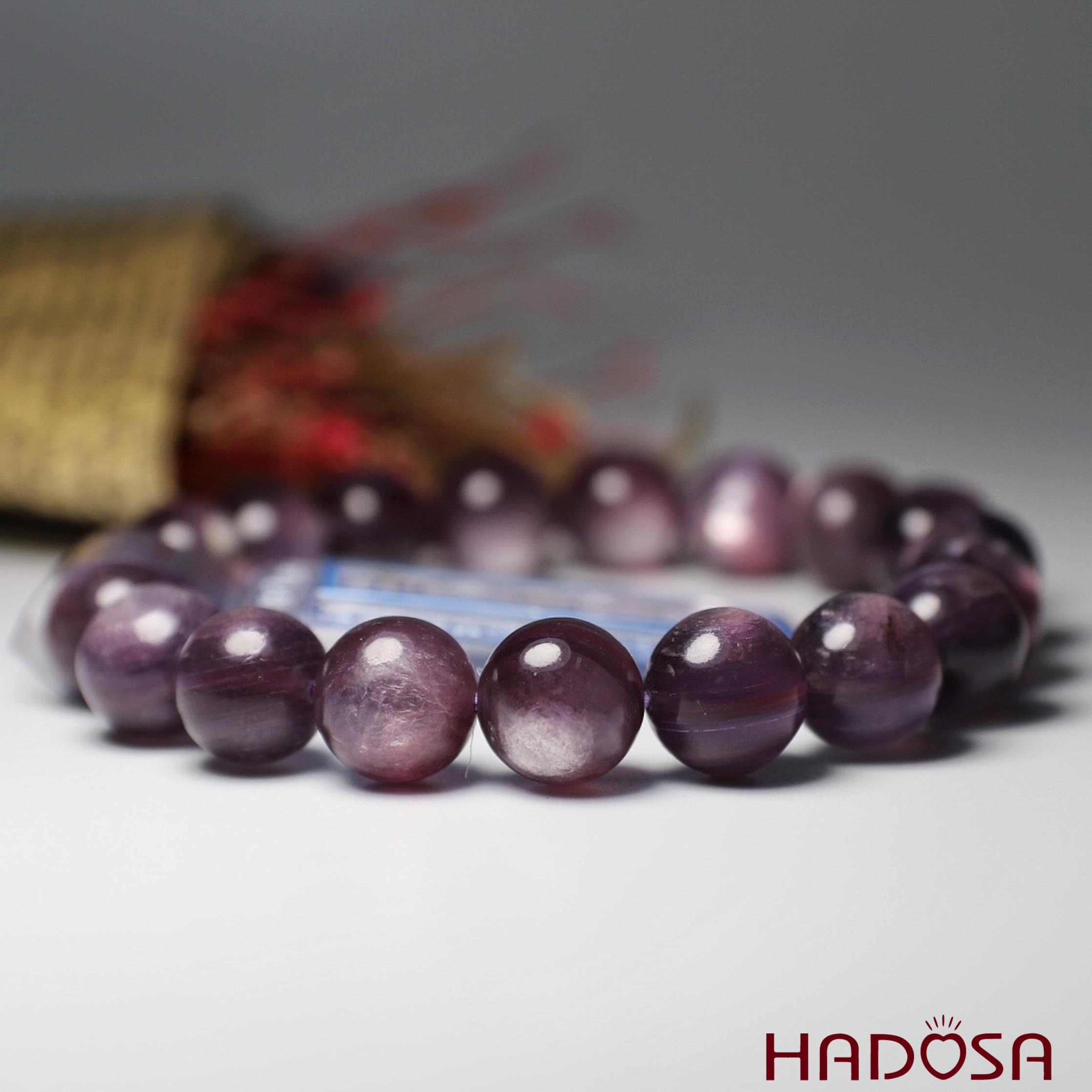 Vòng đá Lepidolite ánh titan 10mm