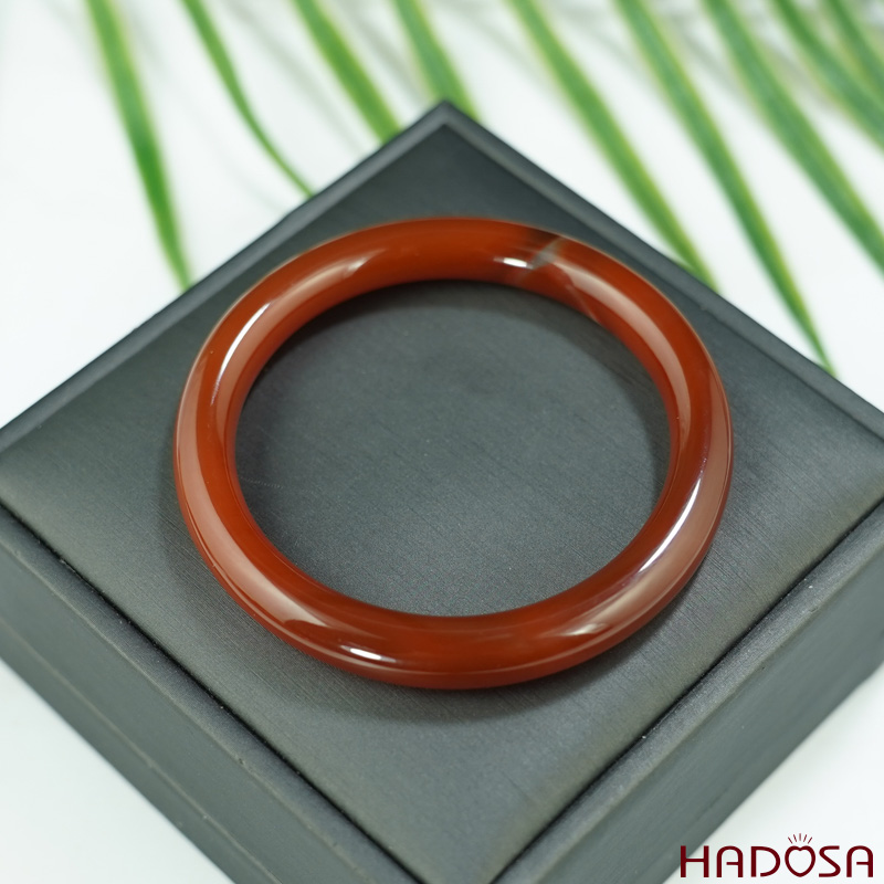 Vòng kiềng mã não đỏ bản tròn ni 53