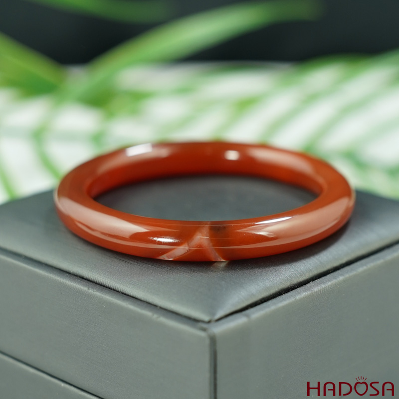 Vòng kiềng mã não đỏ bản tròn ni 53