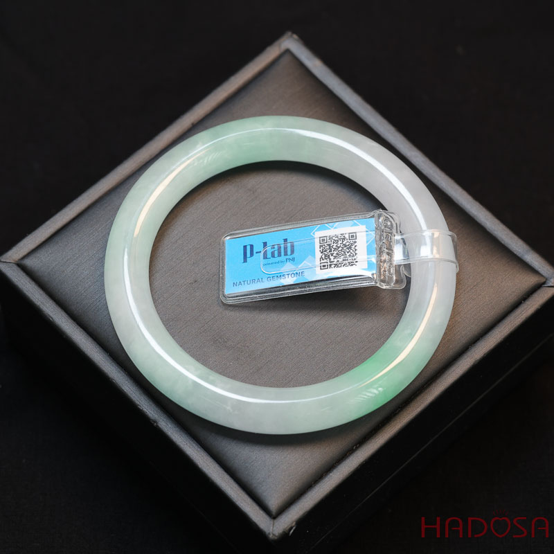 Vòng kiềng Ngọc Cẩm Thạch bản tròn xanh trong vân lý ni 57