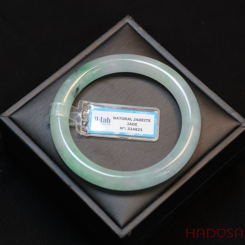 Vòng Ngọc Cẩm Thạch bản tròn trắng phớt lí ni 56