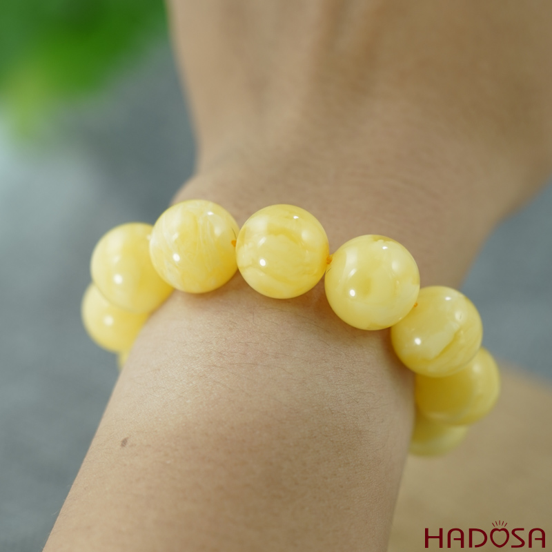 Vòng Hổ Phách Baltic vàng bơ 14mm