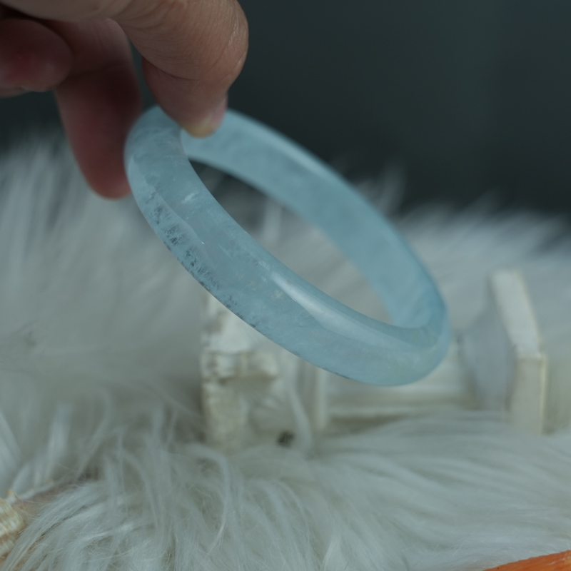 Vòng kiềng Aquamarine oval ni 56 chuẩn 4A